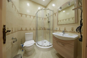 Avenue Hotel