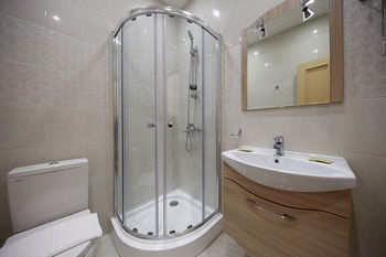 Avenue Hotel