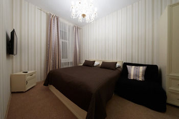 Avenue Hotel