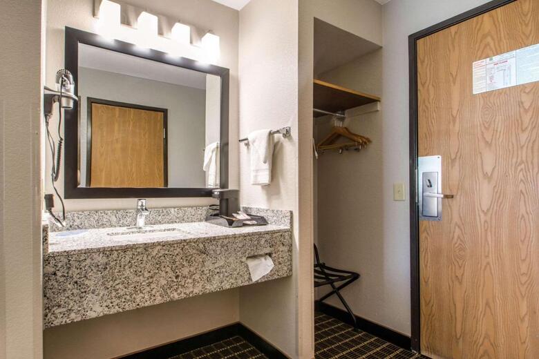 Hotel Roadstar Inn