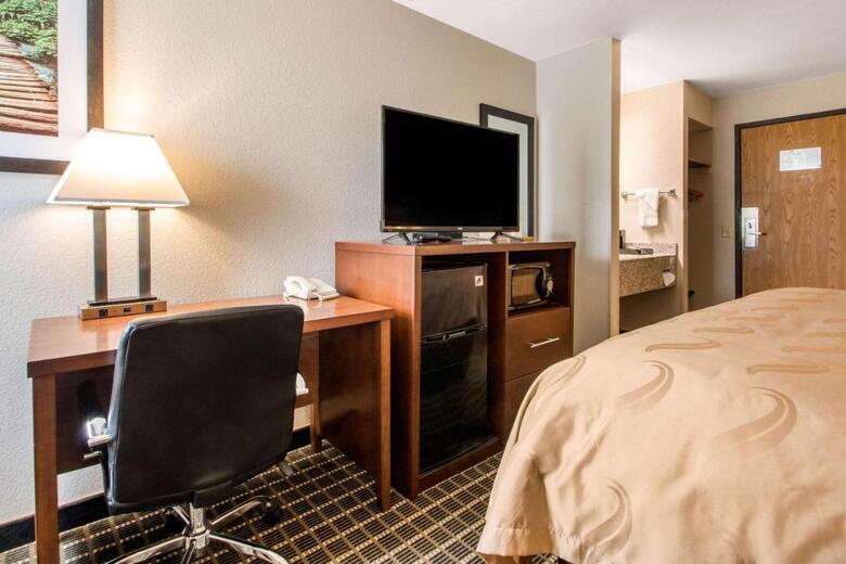 Hotel Roadstar Inn