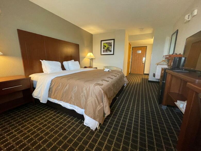 Hotel Roadstar Inn