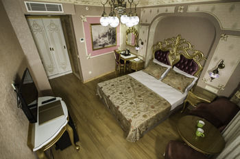 Phosphorion Hotel