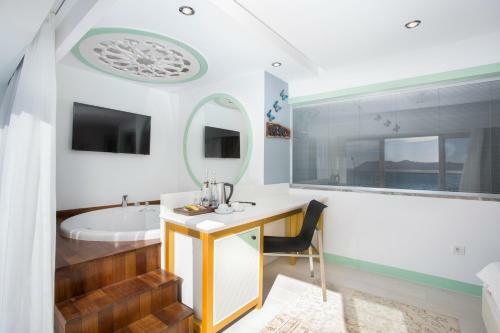 Sea View Hotel
