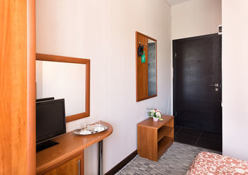 Raduzhny Hotel