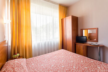 Raduzhny Hotel