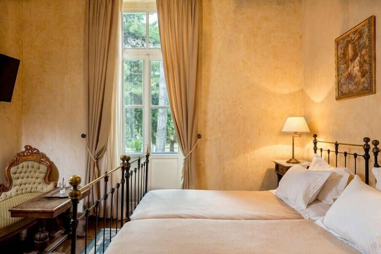 Nafsimedon Hotel