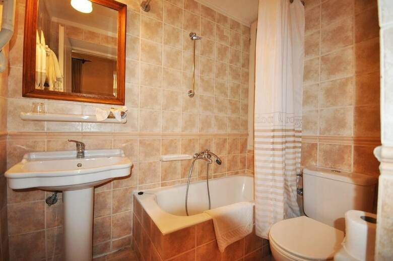 Nafsimedon Hotel