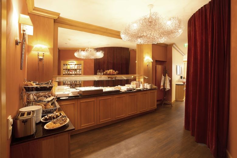Townhouse Hotel