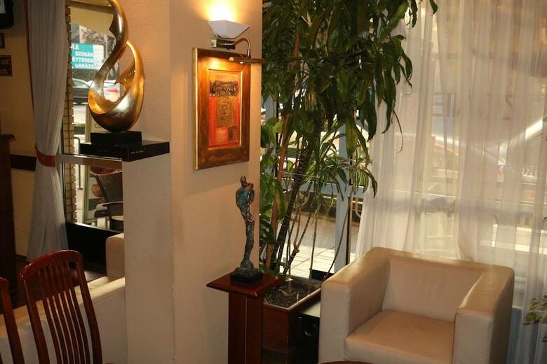 Hotel Charles