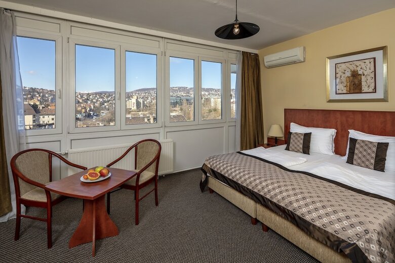 Hotel Charles