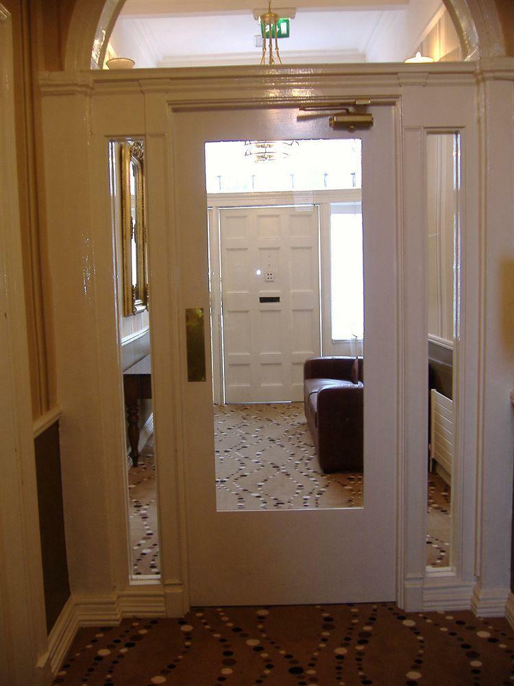 Hotel Jackson Court