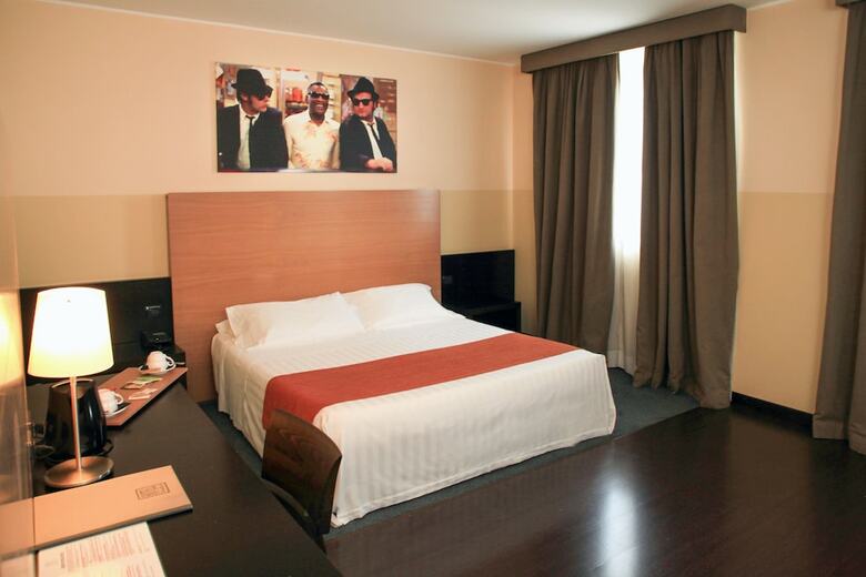 Hotel Studios