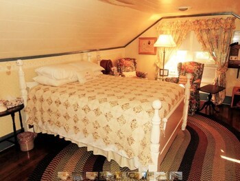 Bed & Breakfast Maple Leaf Cottage Inn