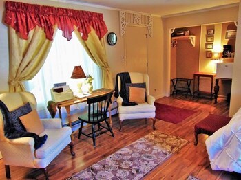 Bed & Breakfast Maple Leaf Cottage Inn
