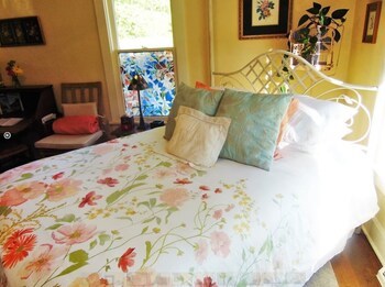 Bed & Breakfast Maple Leaf Cottage Inn