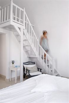 Hotel 9 Muses Santorini Resort