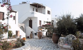 Sunset Studios & Apartments