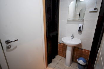 Albergue Landmark City Hotel