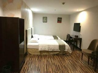 Peach Blossom River Hotel