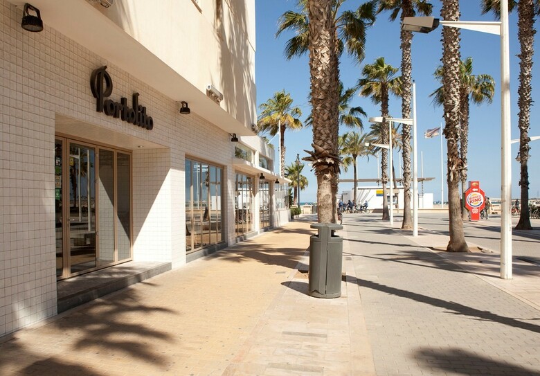 Hostal Malvarrosa Beach Rooms