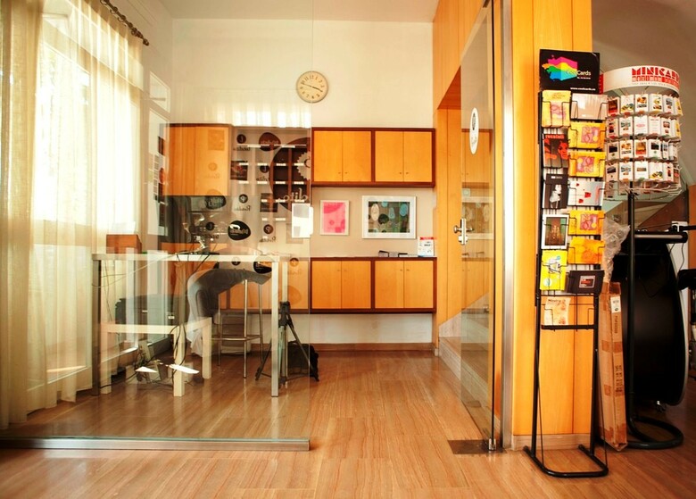 Hostal Malvarrosa Beach Rooms