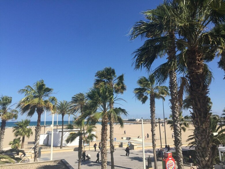 Hostal Malvarrosa Beach Rooms