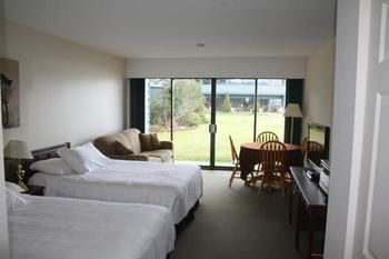 Hotel Sand Pebbles Inn