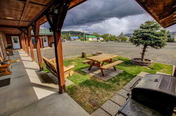Motel Cascade Lake Inn