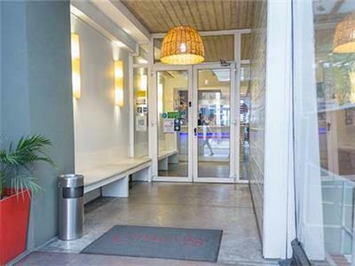Hostal Circus Hotel & Hostel