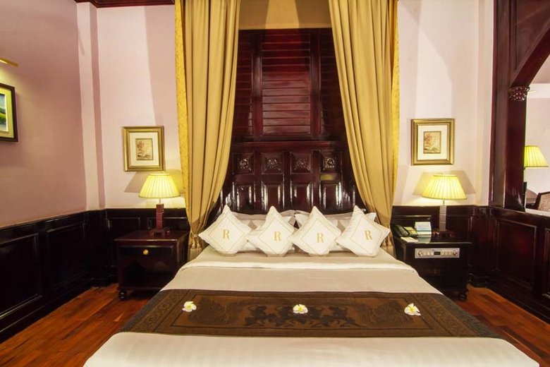 Ree Hotel