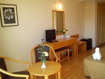 Natura Beach Hotel & Villas