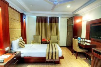 Parkland Hotel Defence Colony
