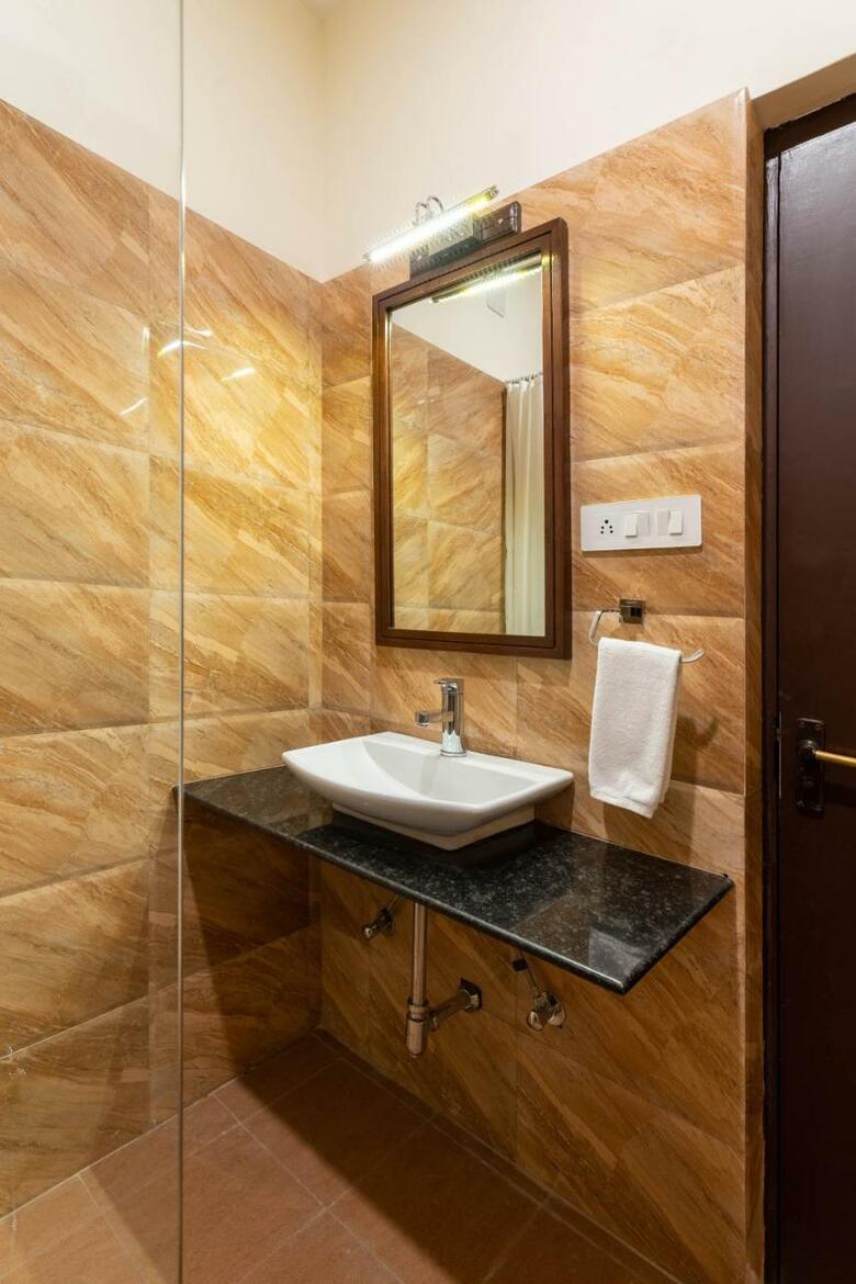 Sarovar Hotel