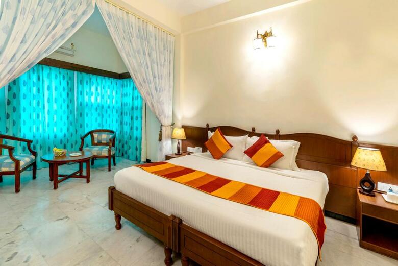 Sarovar Hotel