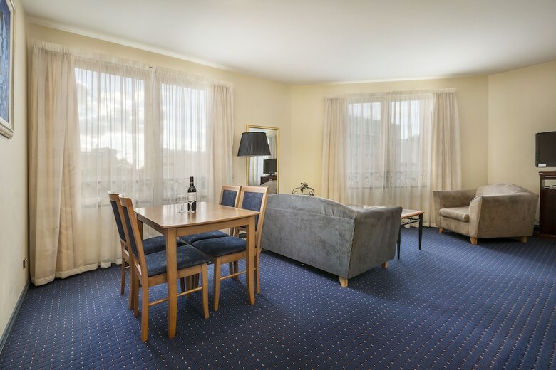 Hotel Quest Savoy