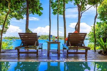 Hotel Captain Hook Resort
