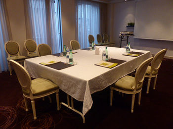 Hotel Restaurant Le Fruitier Villedieu Les Poeles