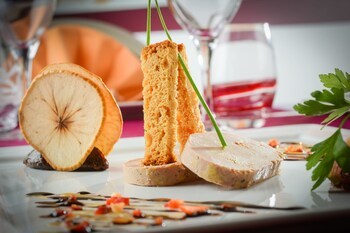 Hotel Restaurant Le Fruitier Villedieu Les Poeles