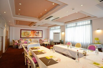 Hotel Restaurant Le Fruitier Villedieu Les Poeles