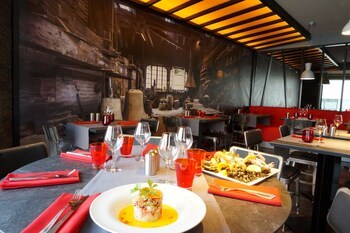 Hotel Restaurant Le Fruitier Villedieu Les Poeles