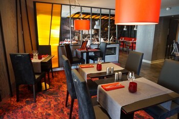 Hotel Restaurant Le Fruitier Villedieu Les Poeles
