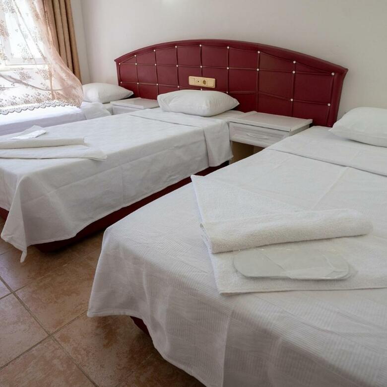 Basil's Apart Hotel