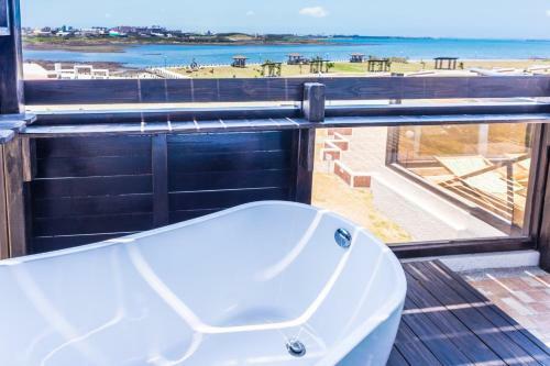 Malibu Oceanview Homestay