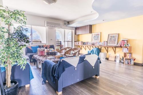 Malibu Oceanview Homestay
