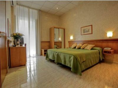Hotel Embassy