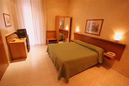 Hotel Embassy