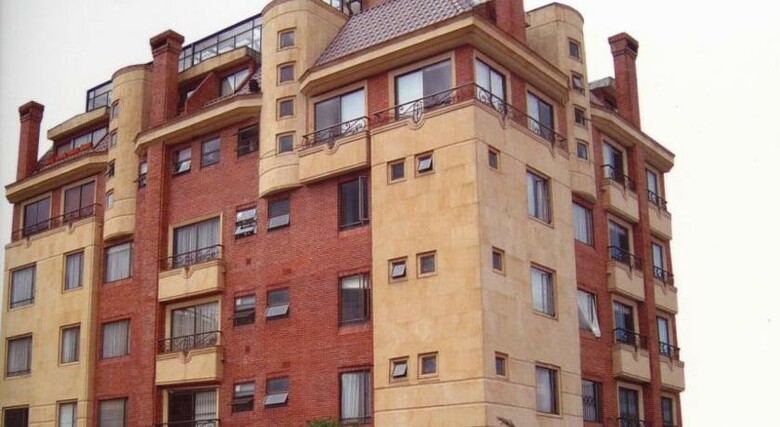Hotel Suites 108
