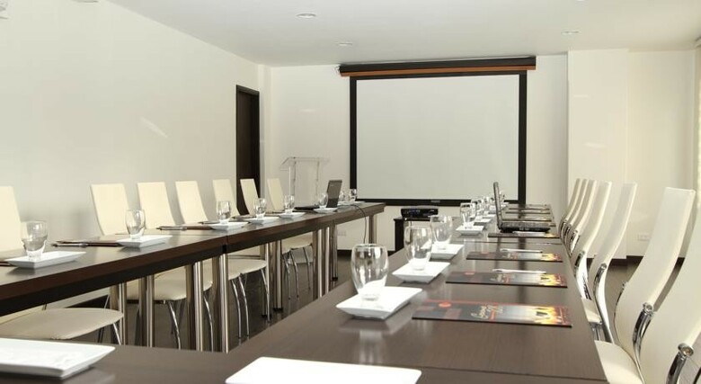 Hotel Suites 108
