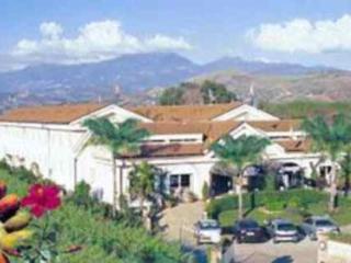 Hotel Leucosya